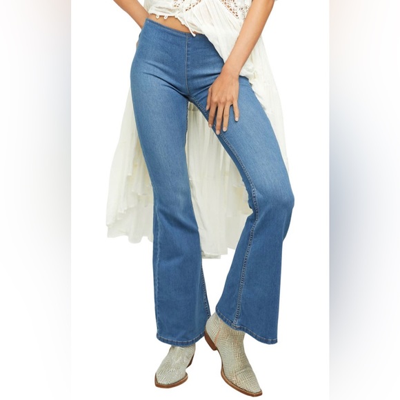 Free People pull on gummy flare leg jeans - Picture 1 of 6